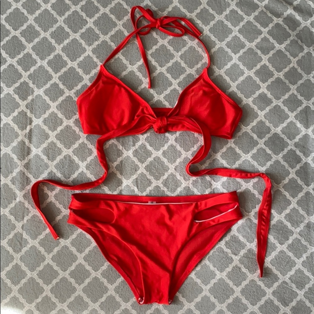 🌿 Red Slit Bikini Bottoms - Picture 2 of 2